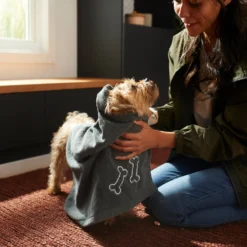 Frisco Embroidered Pawprint Microfiber Dog Bath Towel -PetPalace Picks 269029 PT4. AC SS1800 V1624553208