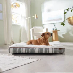 Frisco Farmhouse Rectangular Gusset Dog Bed W/ Removable Cover